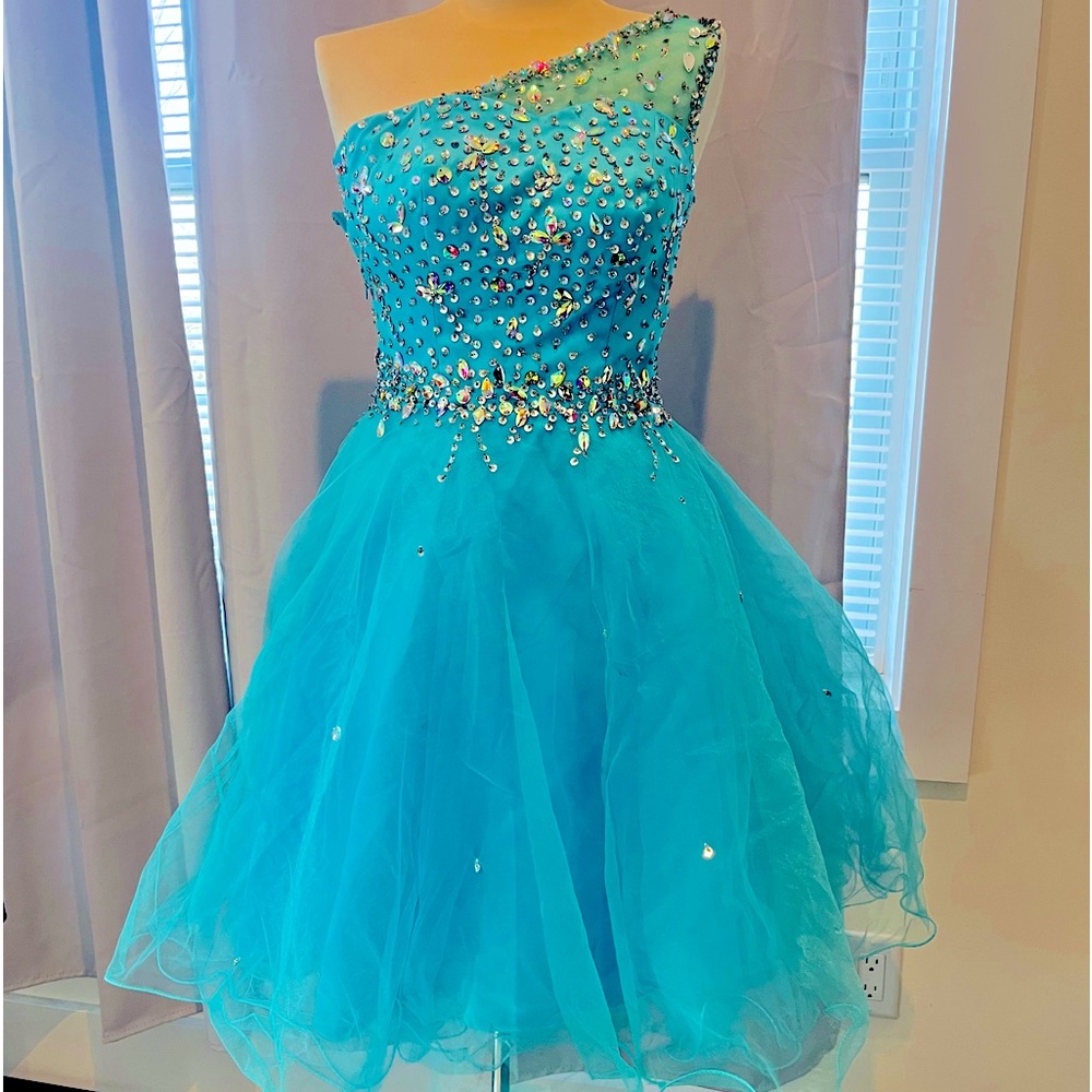 Sz 6 beautiful special occasion - aqua blue with iridescent beads/Tull worn once